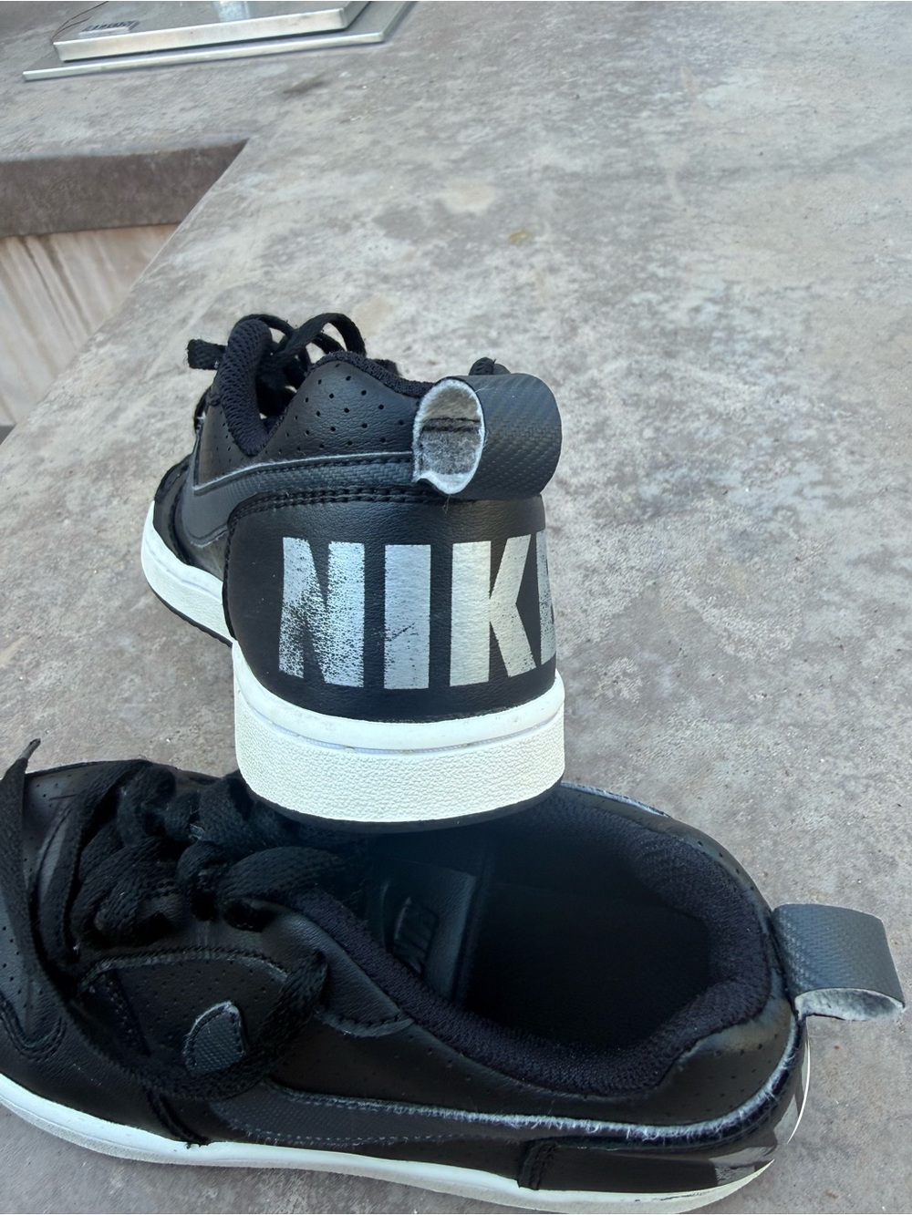 Nike Kids Black Low-Top Sneakers with White Sole - Picture 10 of 11